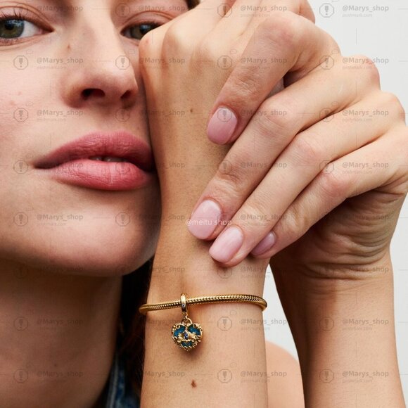 Pandora Disney Cinderella's Carriage & Heart Double Dangle Charm - Picture 5 of 6